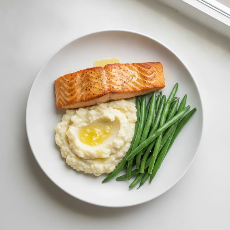 Seared Salmon with Steamed Green Beans and Garlic Mashed Cauliflower