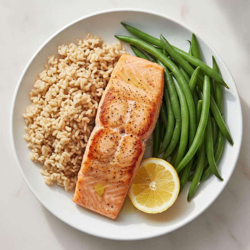 Pan-Seared Salmon with Steamed Green Beans and Brown Rice