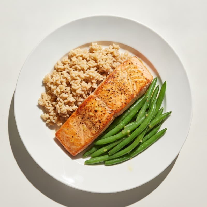 Seared Salmon with Steamed Green Beans and Brown Rice