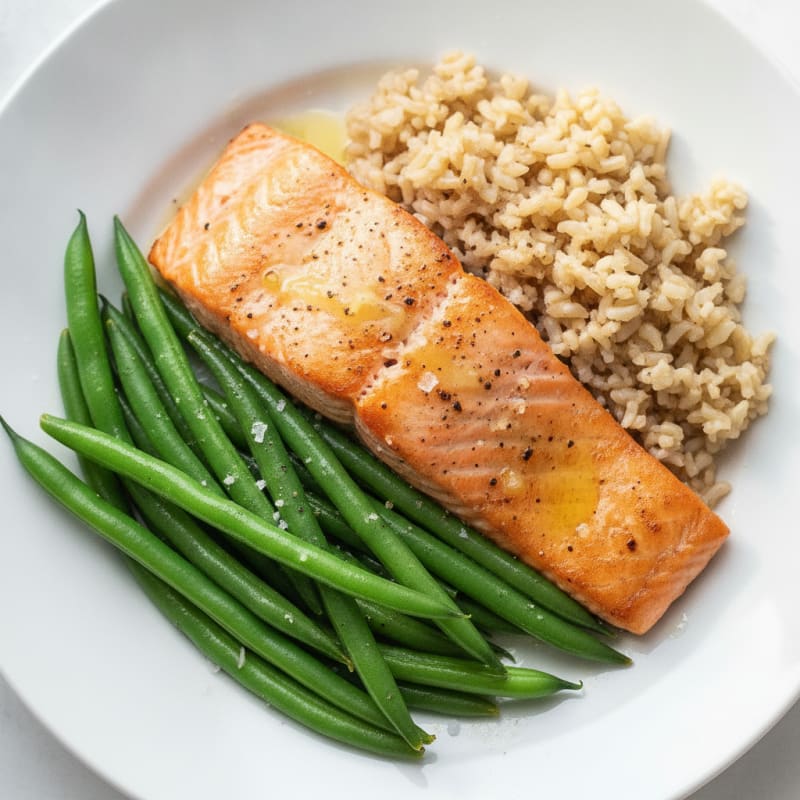 Seared Salmon Fillet with Steamed Green Beans and Brown Rice