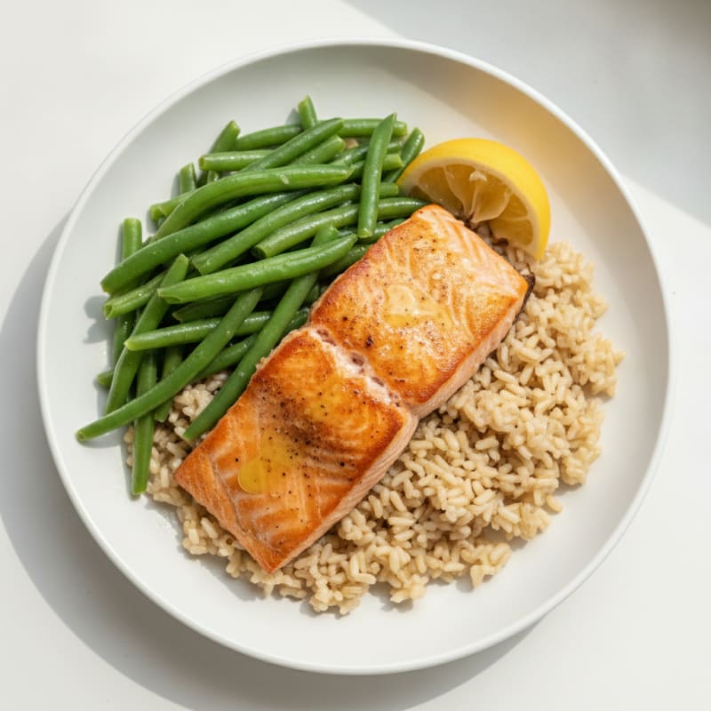 Seared Salmon with Steamed Green Beans and Brown Rice