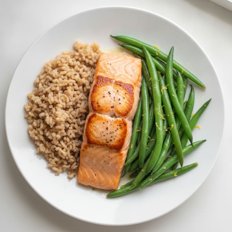 Seared Salmon with Steamed Green Beans and Brown Rice