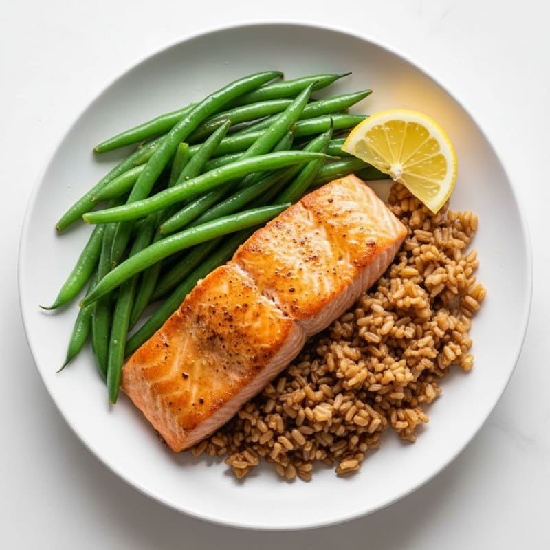 Seared Salmon with Steamed Green Beans and Brown Rice