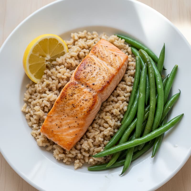 Seared Salmon with Steamed Green Beans and Brown Rice