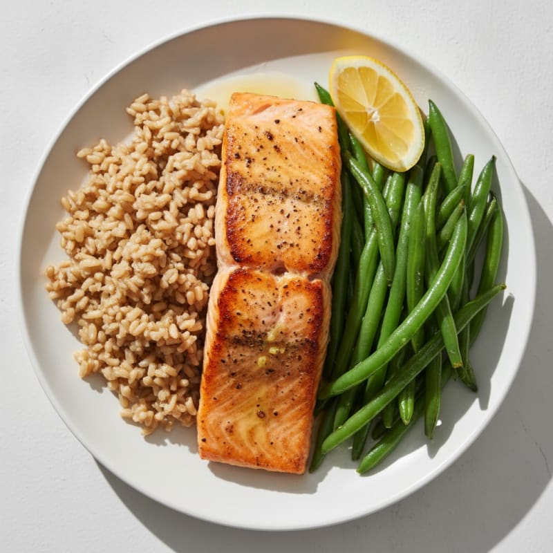 Seared Salmon Filet with Steamed Green Beans and Brown Rice