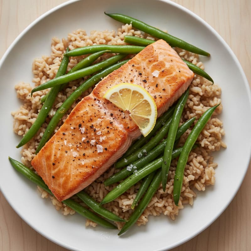 Seared Salmon Fillet with Steamed Green Beans and Brown Rice