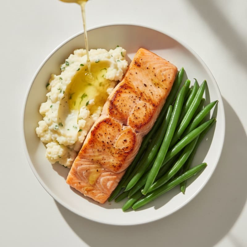Seared Salmon with Steamed Green Beans and Garlic Mashed Cauliflower