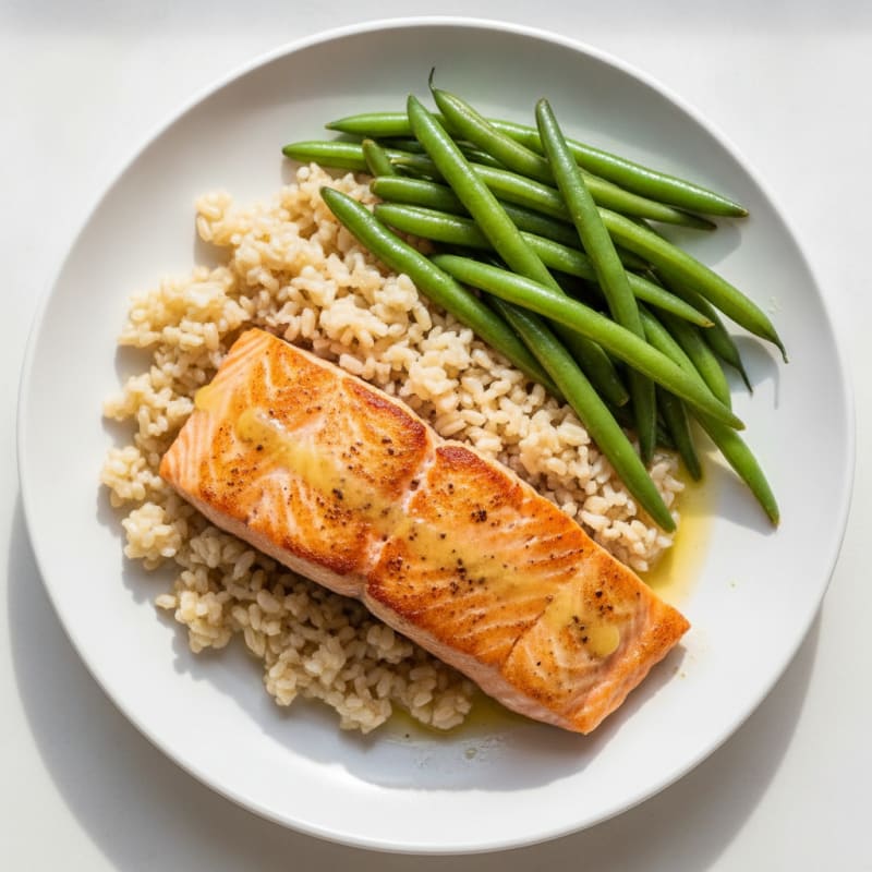 Seared Salmon with Steamed Green Beans and Brown Rice