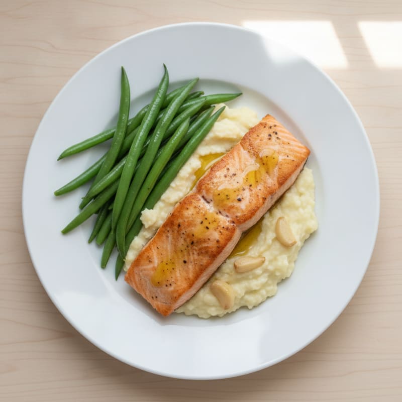 Seared Salmon with Steamed Green Beans and Garlic Cauliflower Mash