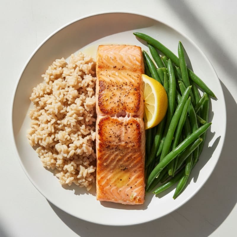 Seared Salmon with Steamed Green Beans and Brown Rice