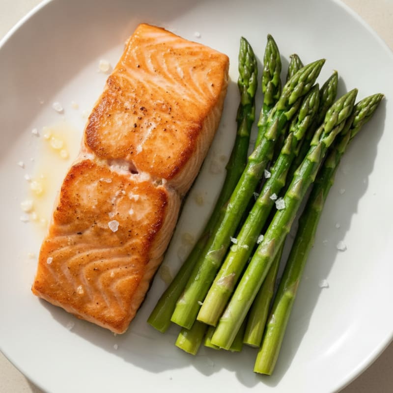 Seared Salmon Fillet with Steamed Asparagus