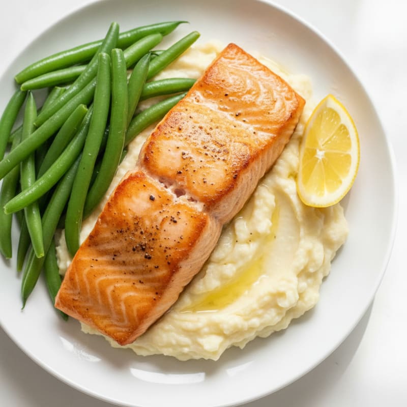 Seared Salmon with Steamed Green Beans and Garlic Mashed Cauliflower