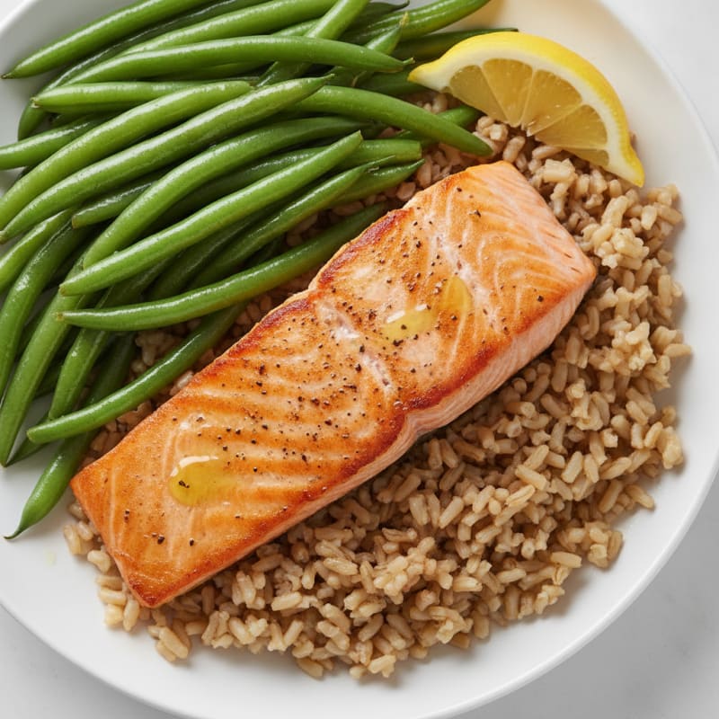 Seared Salmon Fillet with Steamed Green Beans and Brown Rice