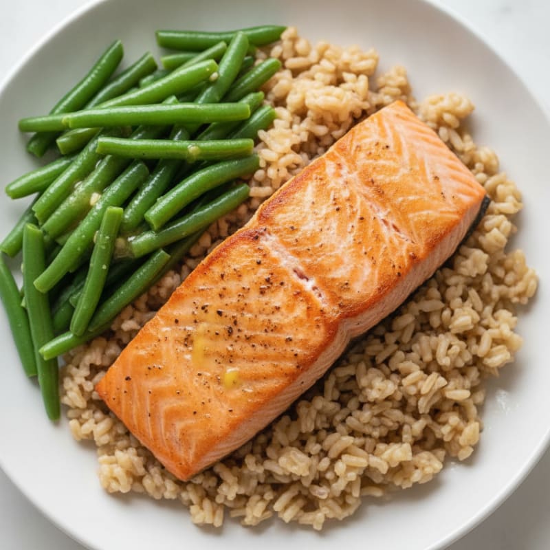 Seared Salmon with Steamed Green Beans and Brown Rice