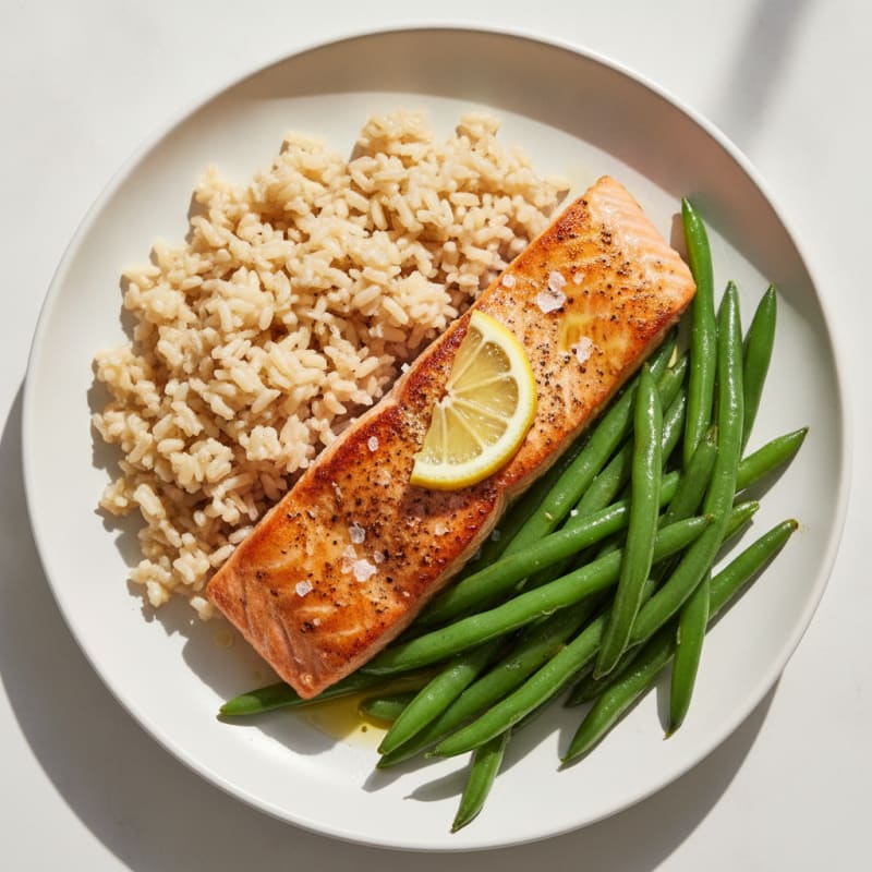 Seared Salmon with Steamed Green Beans and Brown Rice