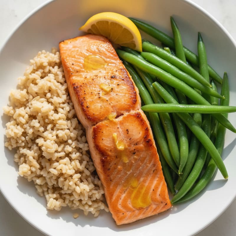 Seared Salmon with Steamed Green Beans and Brown Rice