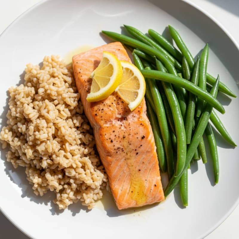 Seared Salmon Fillet with Steamed Green Beans and Brown Rice