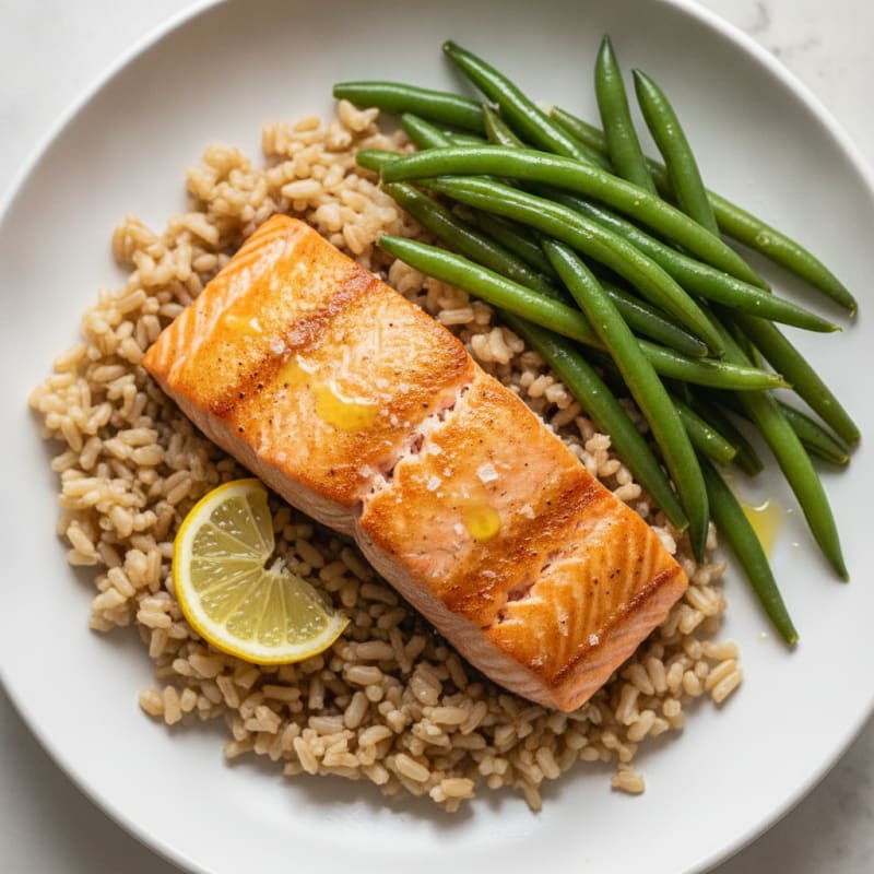 Seared Salmon with Steamed Green Beans and Brown Rice