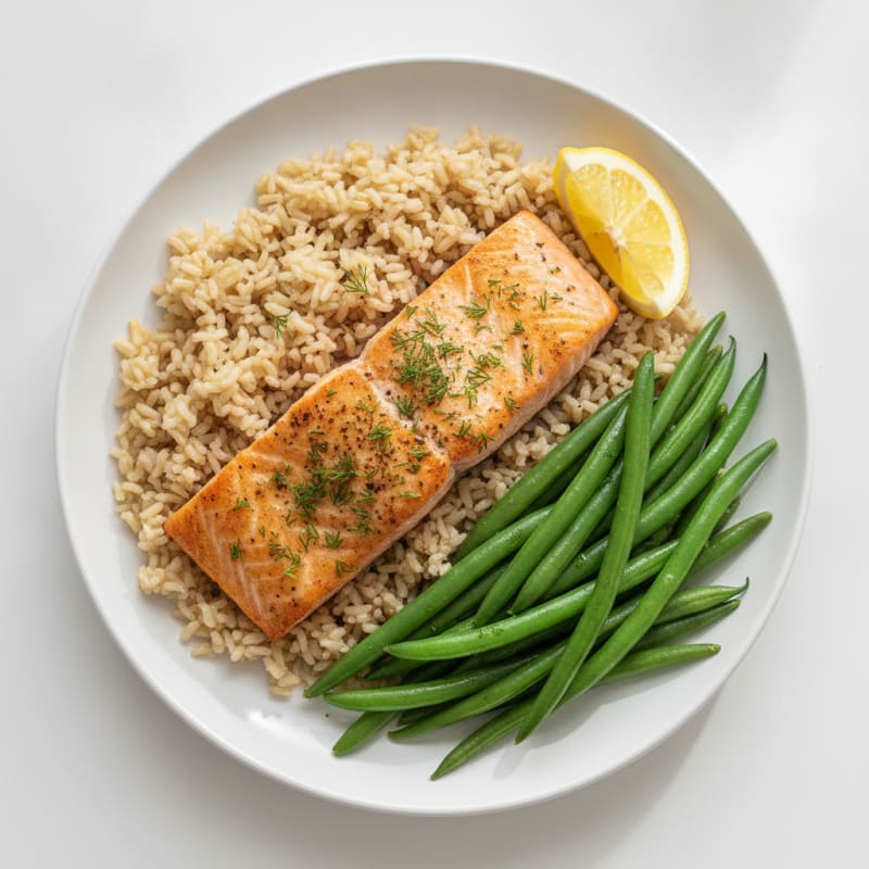 Seared Salmon Filet with Steamed Green Beans and Brown Rice
