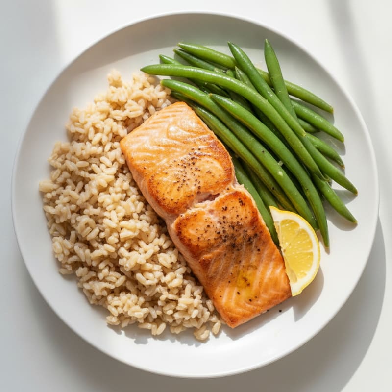 Seared Salmon with Steamed Green Beans and Brown Rice