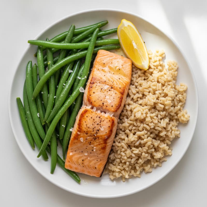 Seared Salmon with Steamed Green Beans and Brown Rice