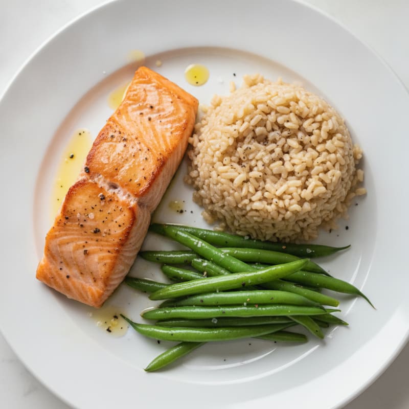 Seared Salmon Fillet with Steamed Green Beans and Brown Rice