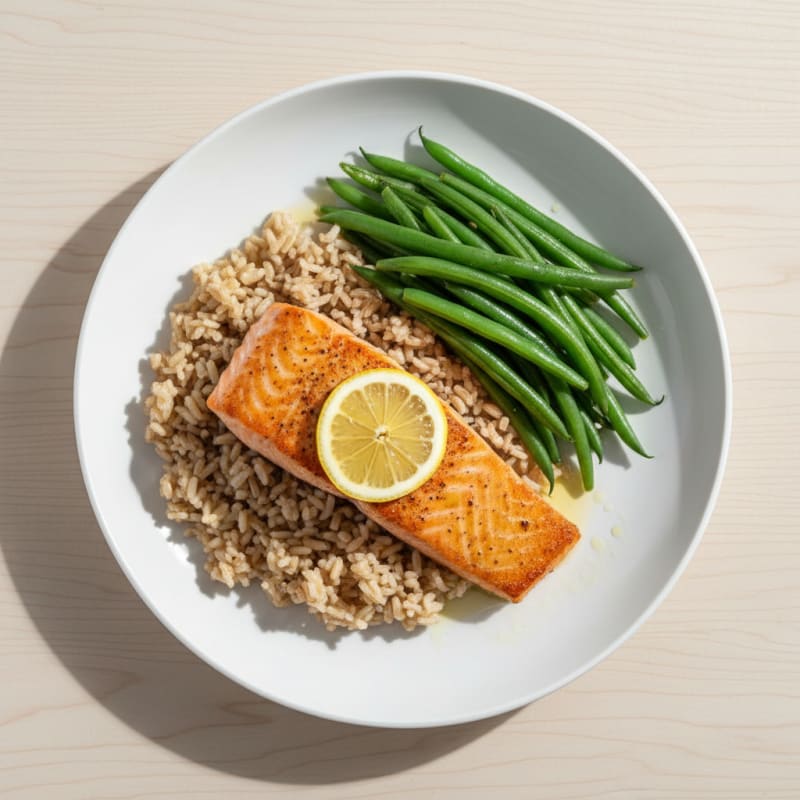 Seared Salmon with Steamed Green Beans and Brown Rice