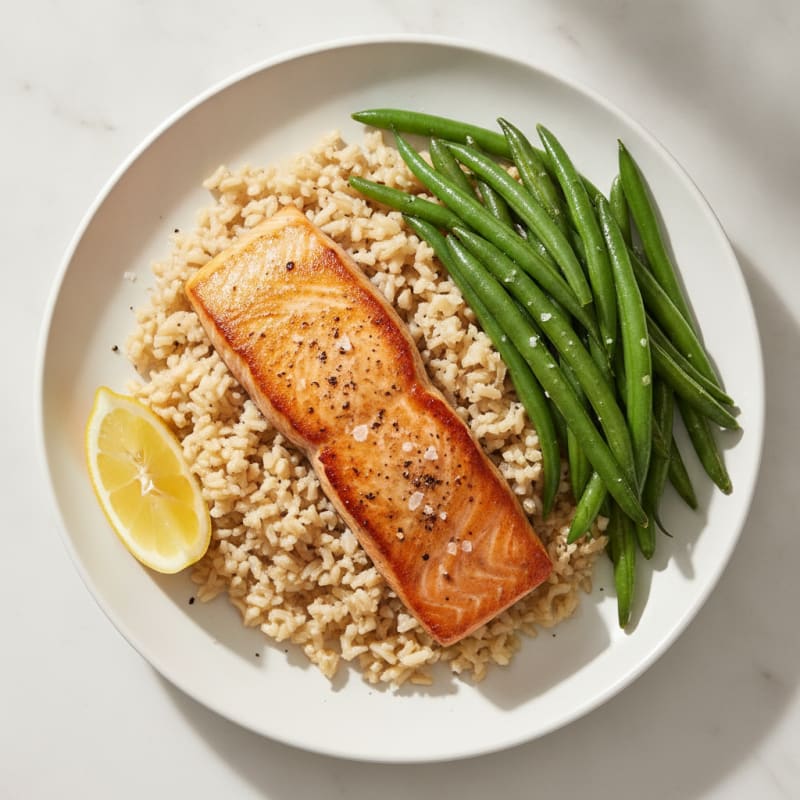 Seared Salmon with Steamed Green Beans and Brown Rice