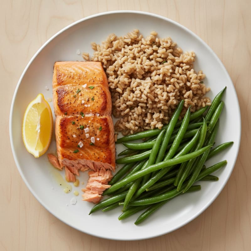 Seared Salmon Fillet with Steamed Green Beans and Brown Rice