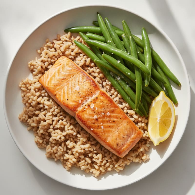 Seared Salmon with Steamed Green Beans and Brown Rice