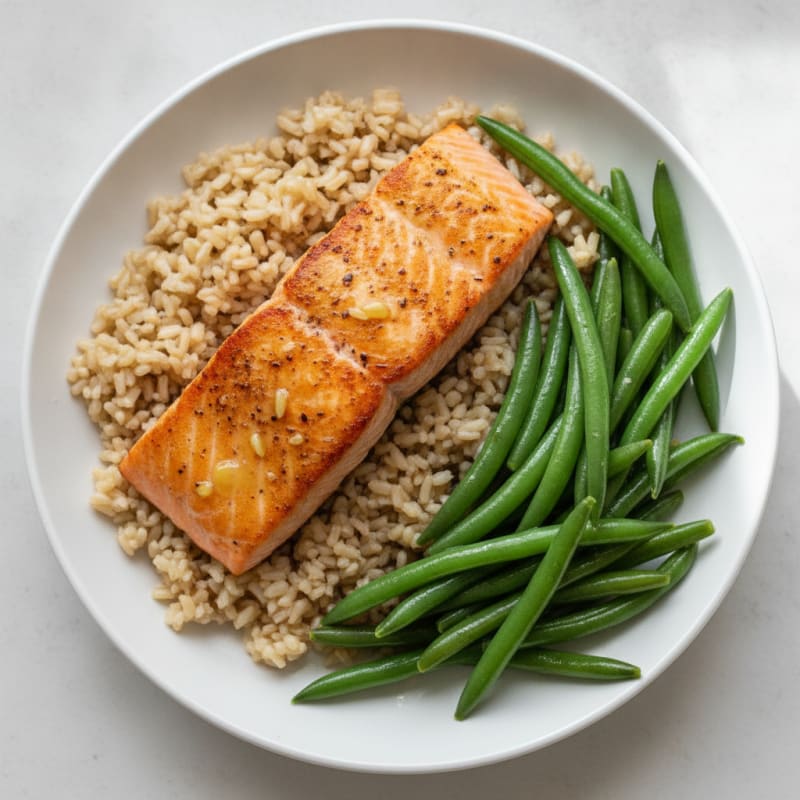 Seared Salmon with Steamed Green Beans and Brown Rice