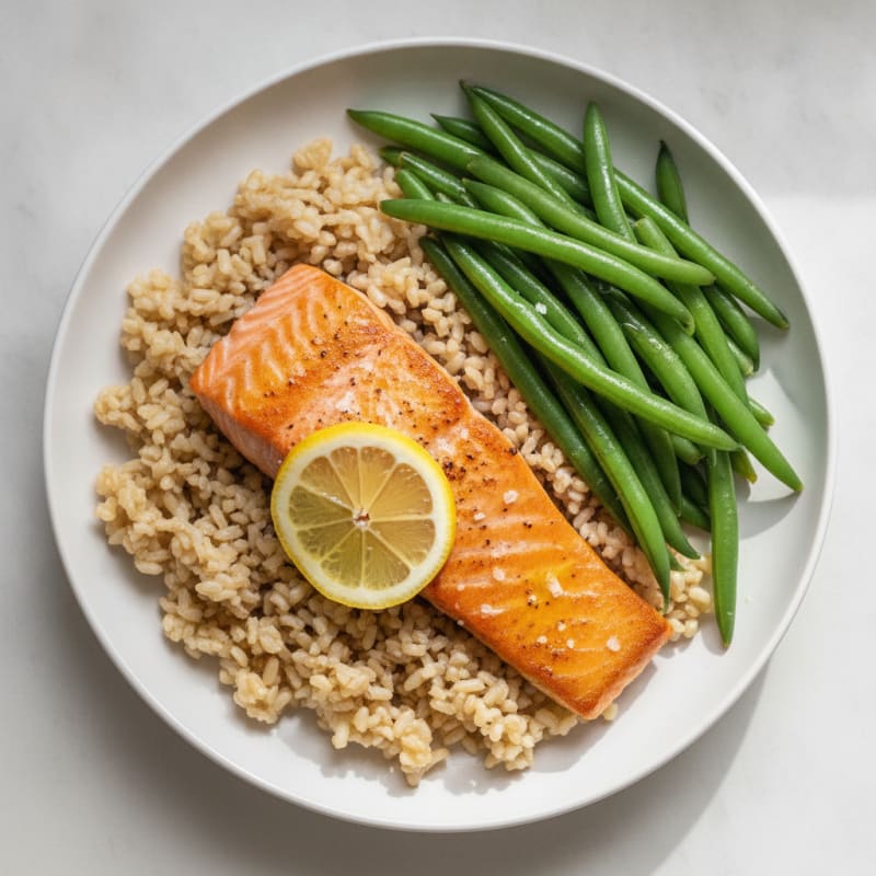 Seared Salmon with Steamed Green Beans and Brown Rice