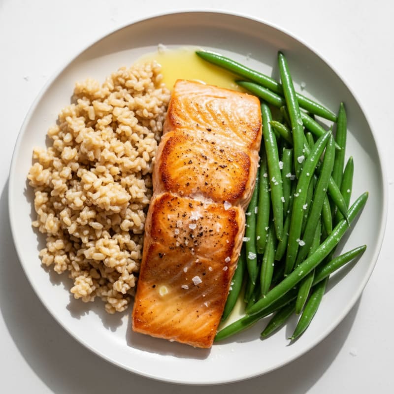Seared Salmon with Steamed Green Beans and Brown Rice