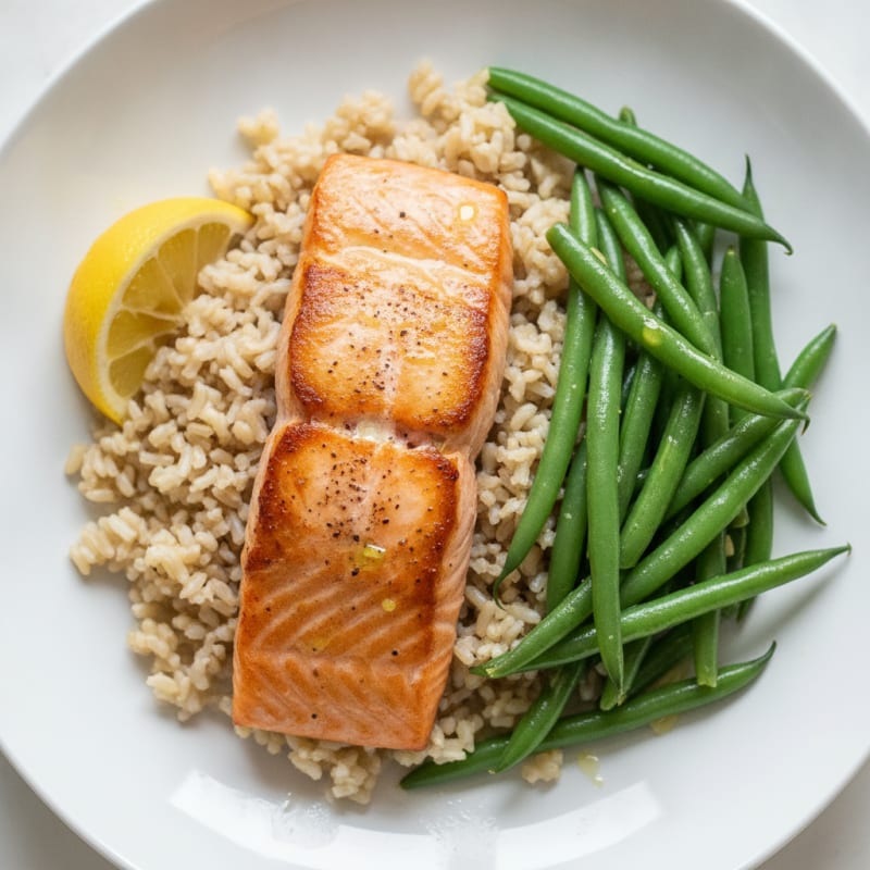 Seared Salmon Fillet with Steamed Green Beans and Brown Rice
