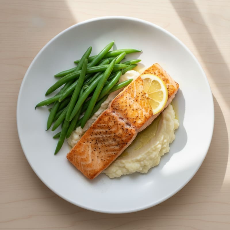 Seared Salmon Fillet with Steamed Green Beans and Garlic Cauliflower Mash
