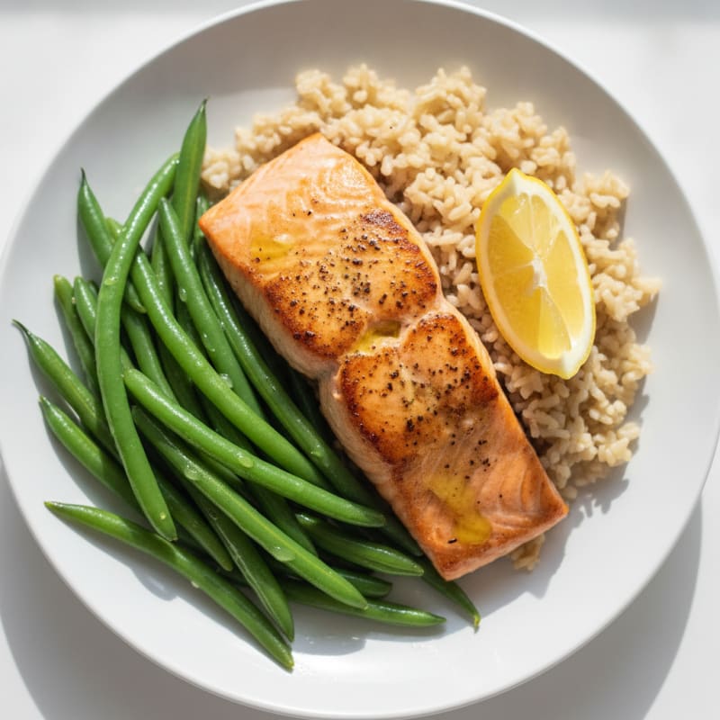 Seared Salmon with Steamed Green Beans and Brown Rice