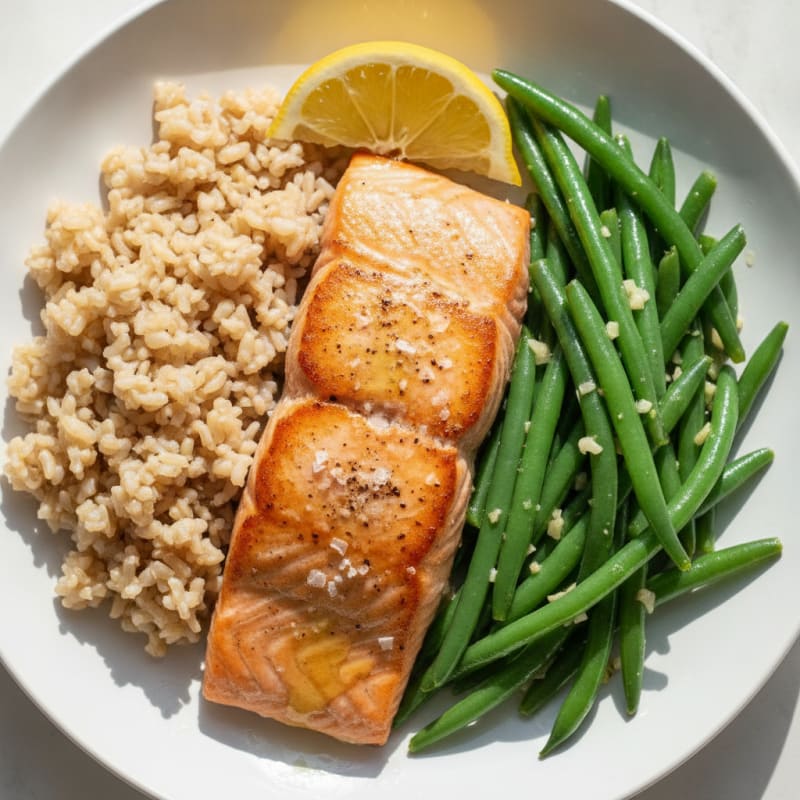 Seared Salmon with Steamed Green Beans and Brown Rice