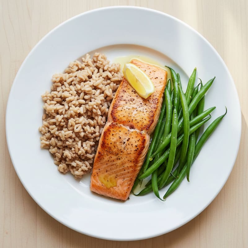 Seared Salmon Fillet with Steamed Green Beans and Brown Rice