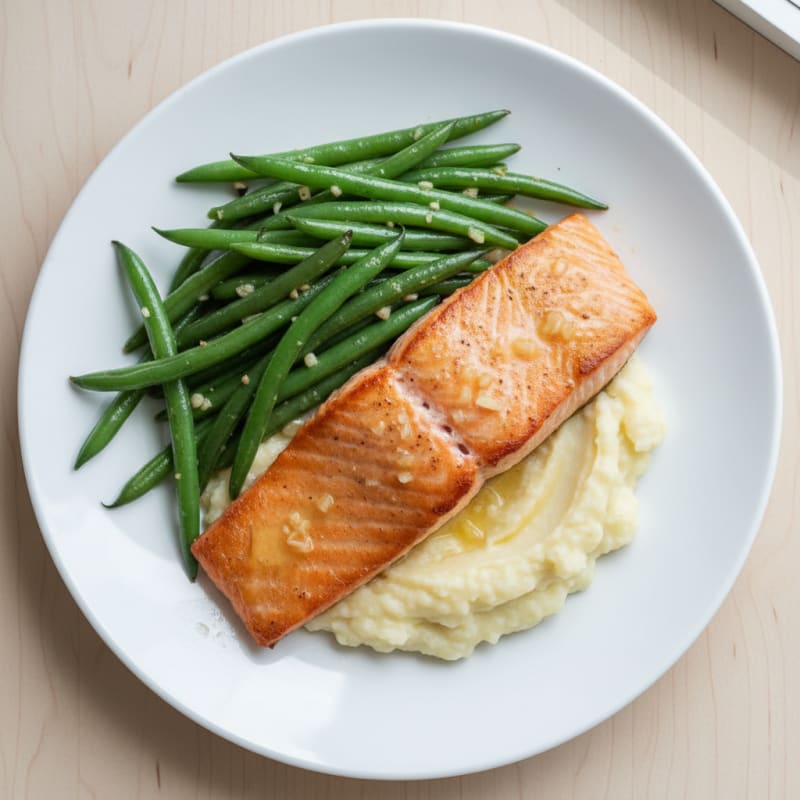 Seared Salmon Fillet with Garlic Green Beans and Cauliflower Mash