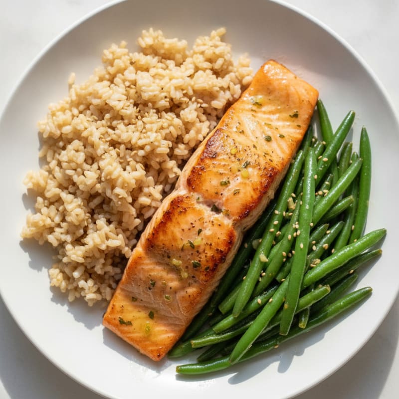 Broiled Salmon Fillet with Garlic Green Beans and Brown Rice