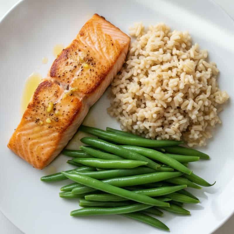 Seared Salmon with Steamed Green Beans and Brown Rice