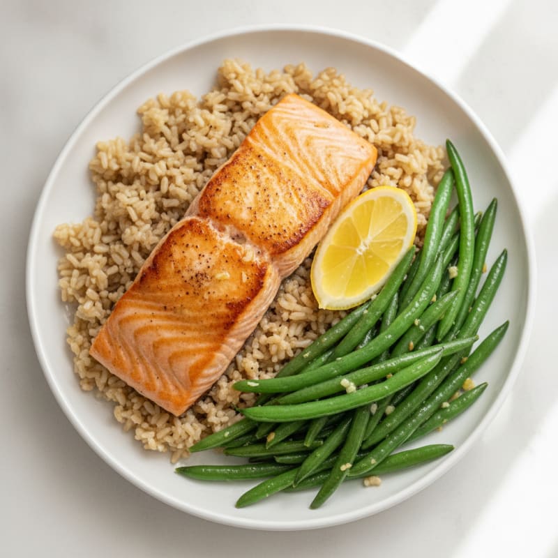 Seared Salmon Fillet with Steamed Green Beans and Brown Rice