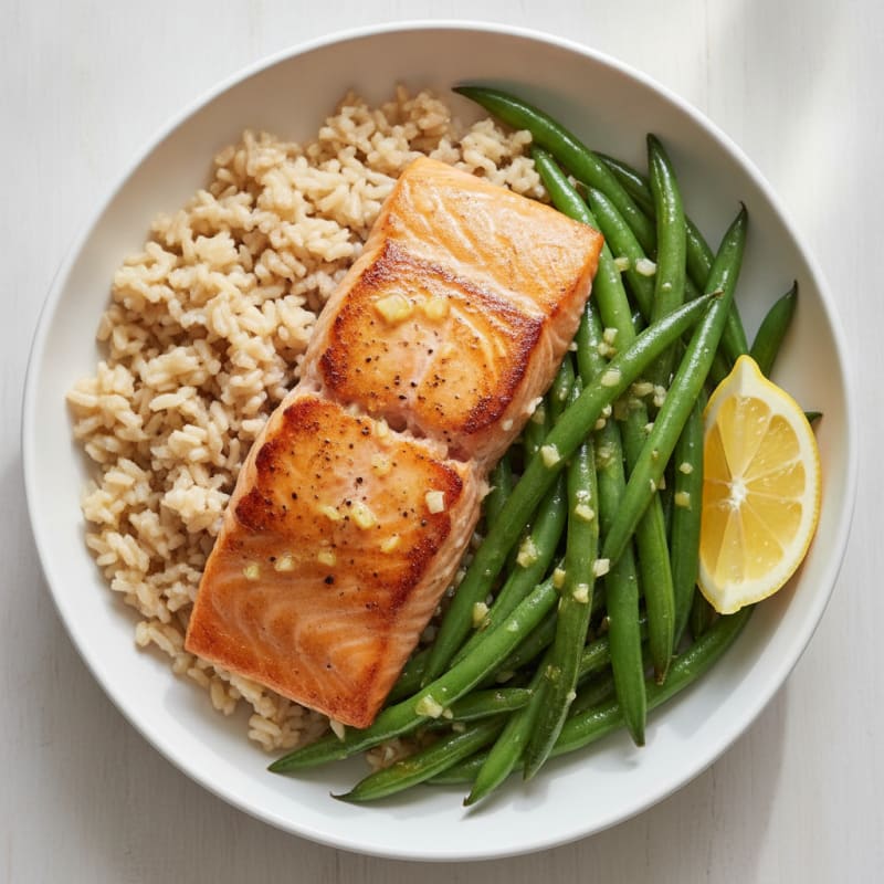 Seared Salmon Fillet with Garlicky Green Beans and Brown Rice
