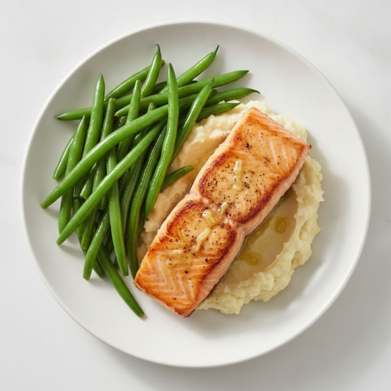 Seared Salmon with Steamed Green Beans and Garlic Mashed Cauliflower