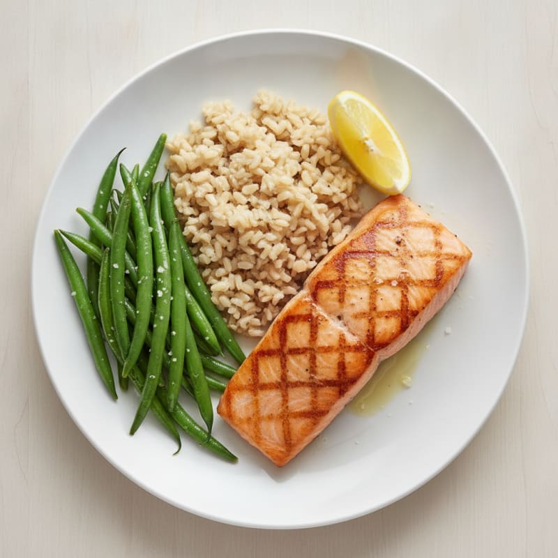 Seared Salmon with Steamed Green Beans and Brown Rice