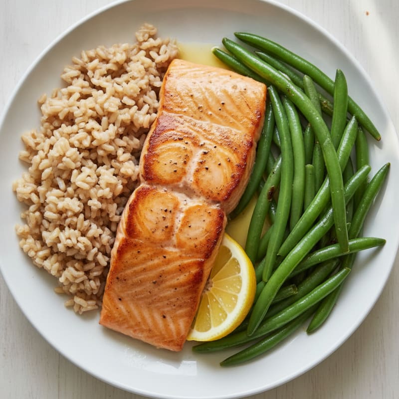 Seared Salmon with Steamed Green Beans and Brown Rice