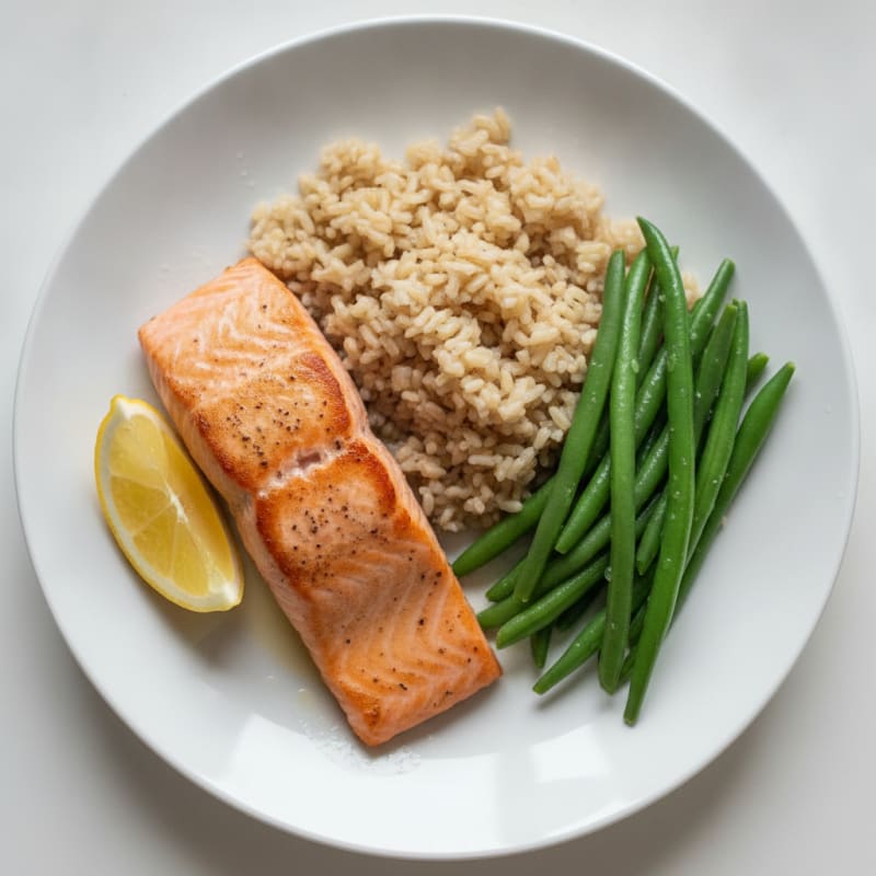 Seared Salmon Fillet with Steamed Green Beans and Brown Rice