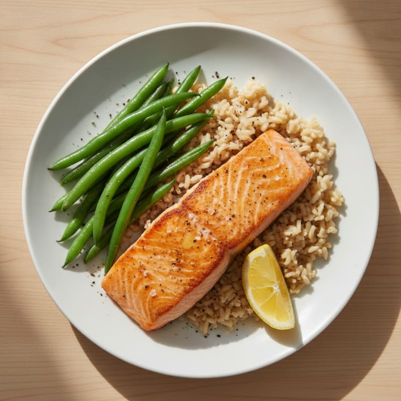 Seared Salmon Fillet with Steamed Green Beans and Brown Rice