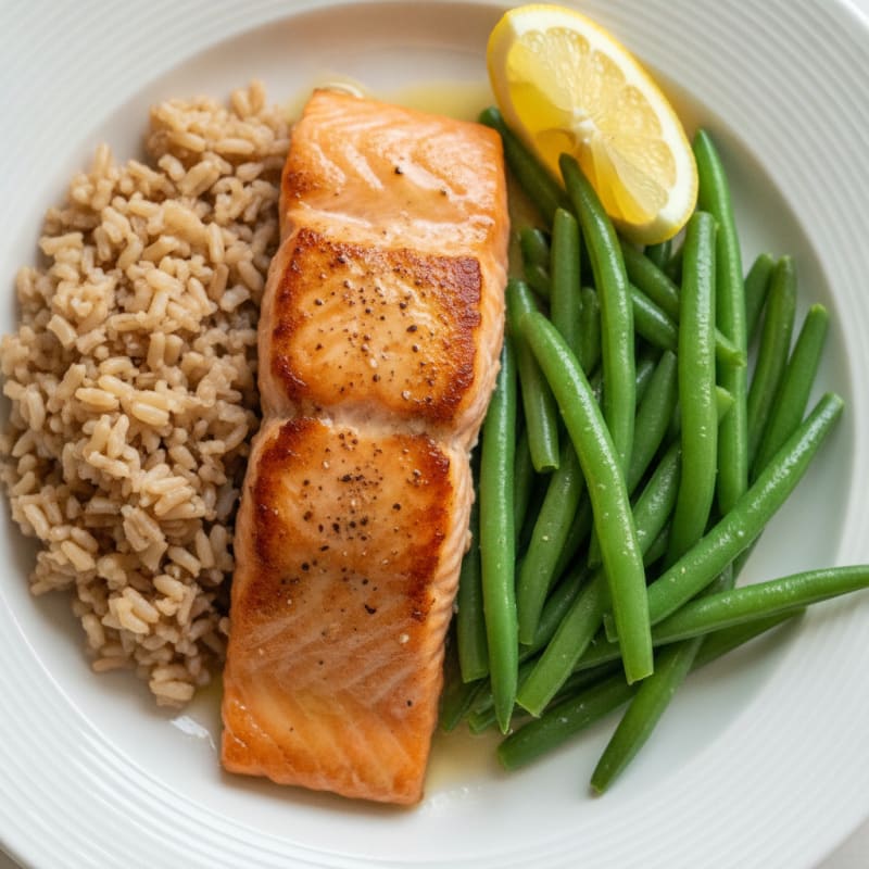 Seared Salmon Fillet with Steamed Green Beans and Brown Rice