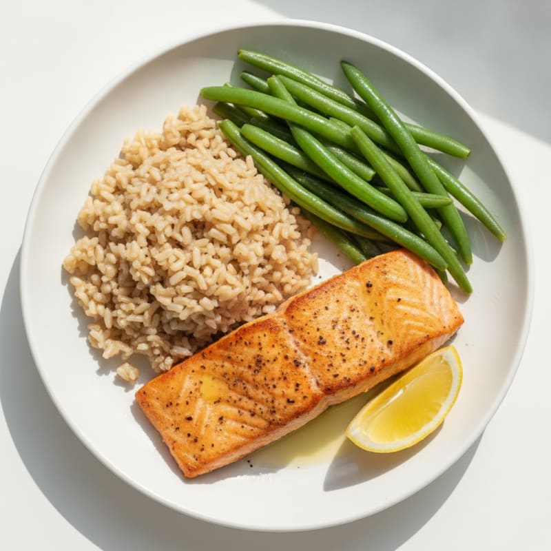 Seared Salmon with Steamed Green Beans and Brown Rice